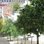 Spacious & Bright 3 Bedroom Apt, Iconic Bica Area, Lisbon Historical Center