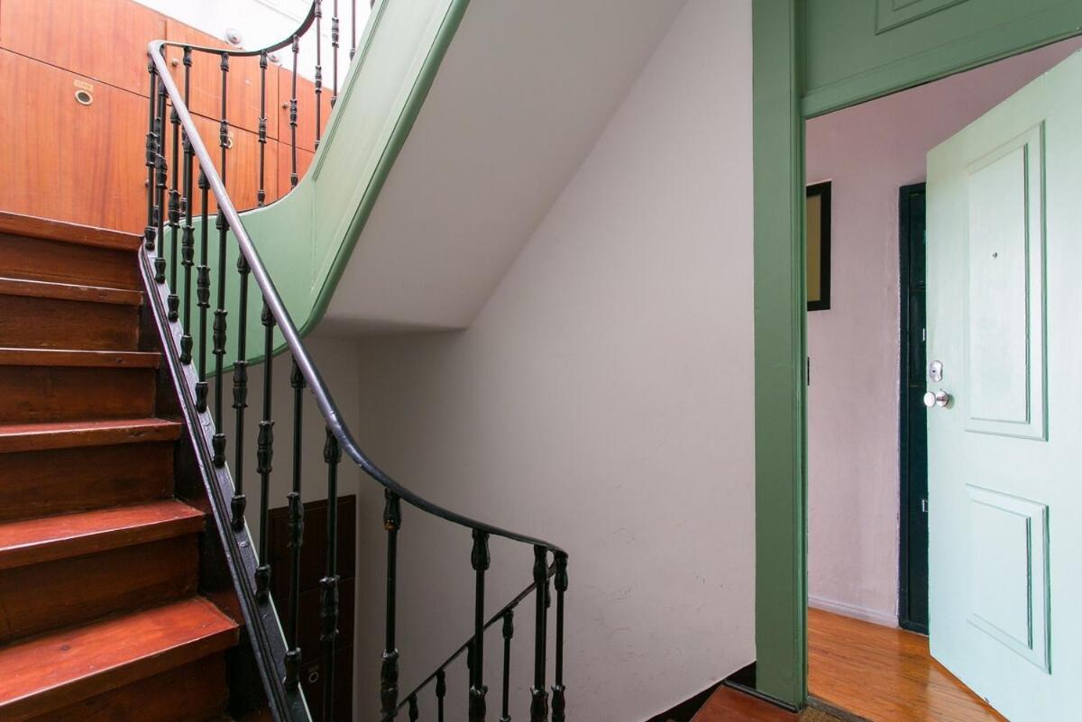 Spacious & Bright 3 Bedroom Apt, Iconic Bica Area, Historical Center Apartment Lisbon