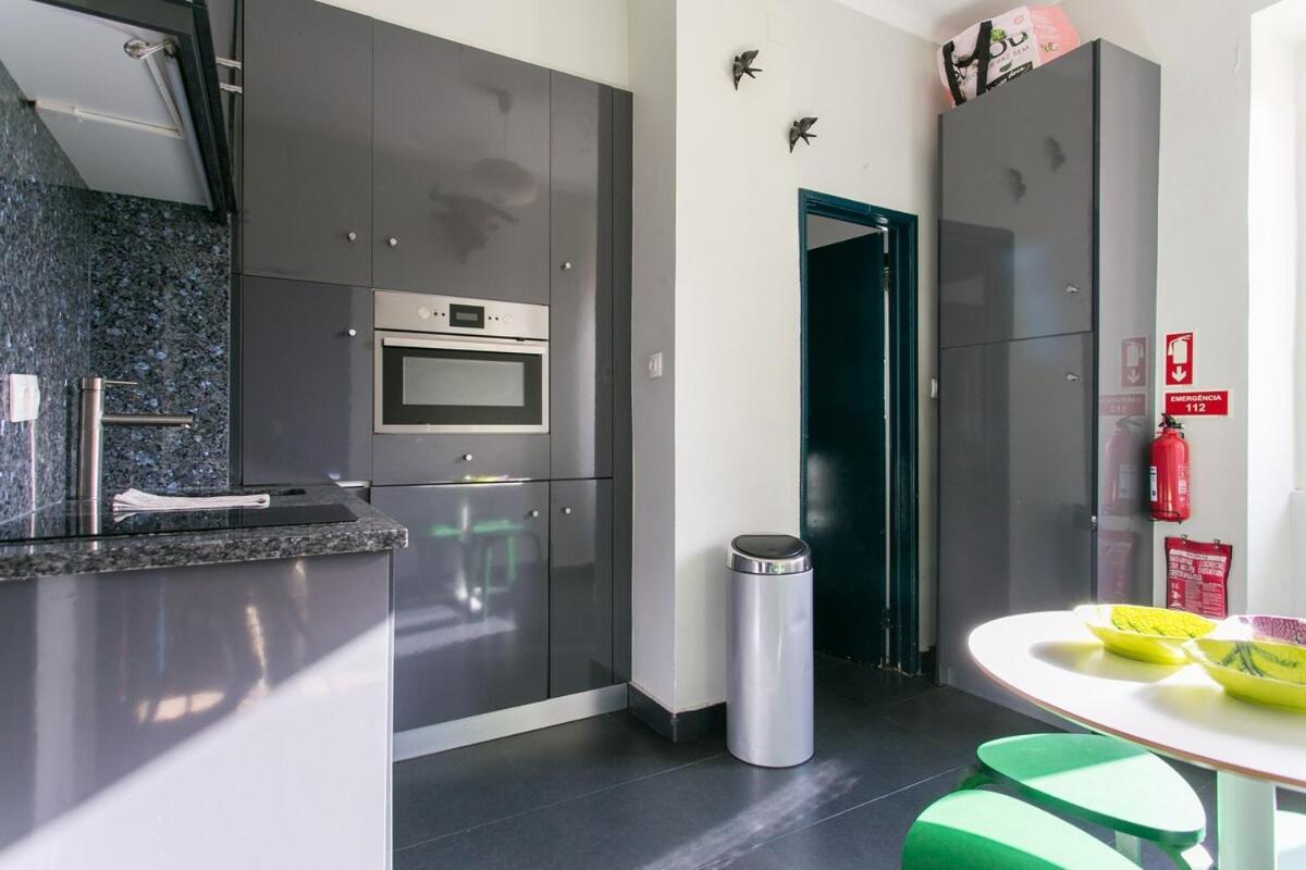 Spacious & Bright 3 Bedroom Apt, Iconic Bica Area, Historical Center Apartment Lisbon