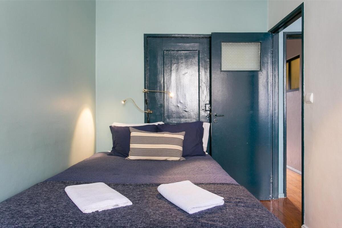 Spacious & Bright 3 Bedroom Apt, Iconic Bica Area, Historical Center * Lisbon