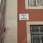 Spacious & Bright 3 Bedroom Apt, Iconic Bica Area, Lisbon Historical Center
